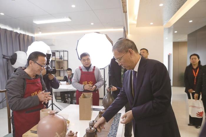 1.jpg 1.jpg