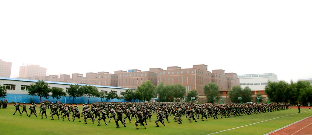 1537329964.jpg 开学典礼暨军训总结表彰大会7.jpg