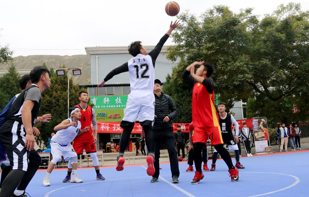 国际足联世界杯第五届“迎新杯”篮球赛开幕.jpg